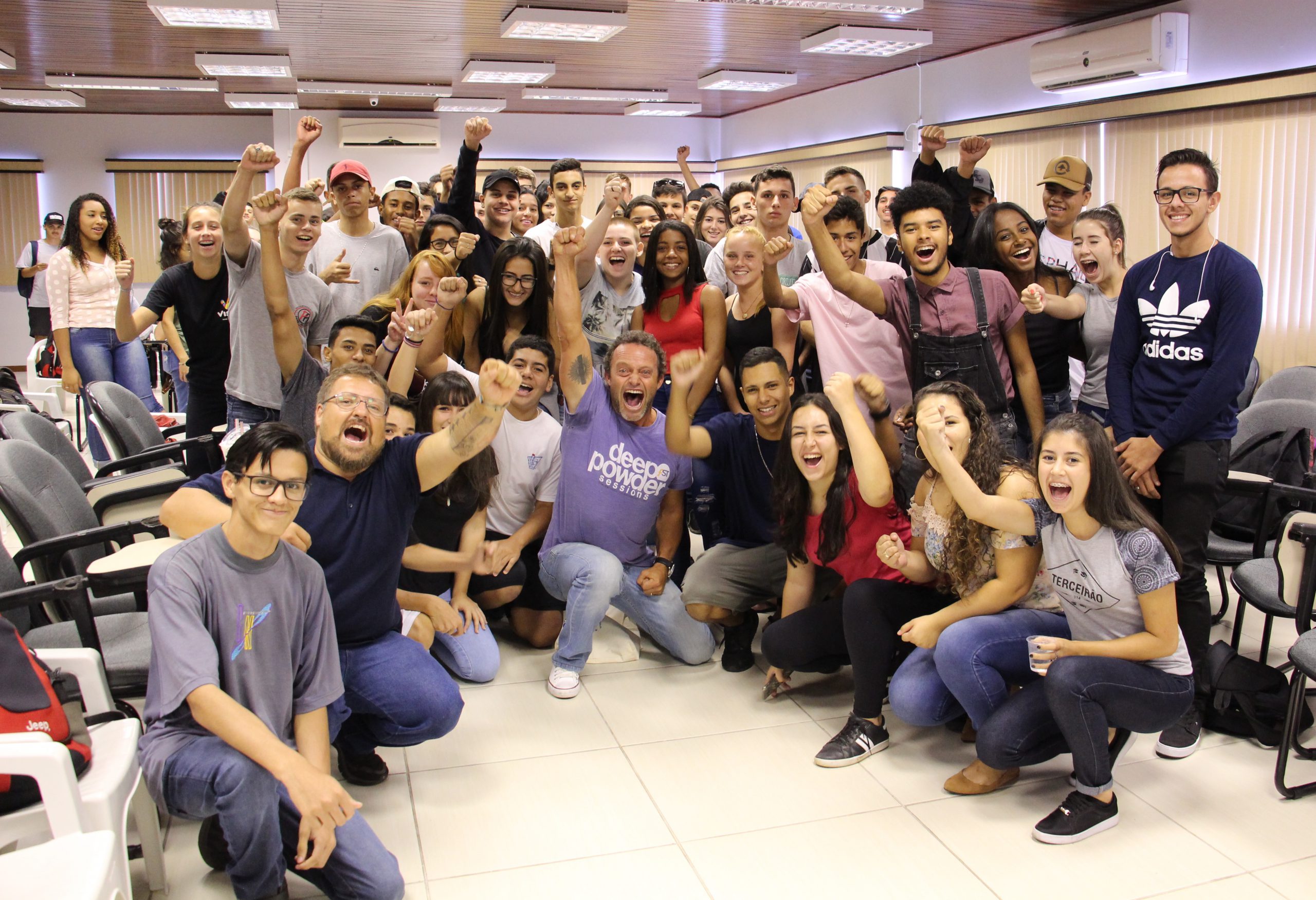 Teco Padaratz bate-papo com aprendizes de Florianópolis