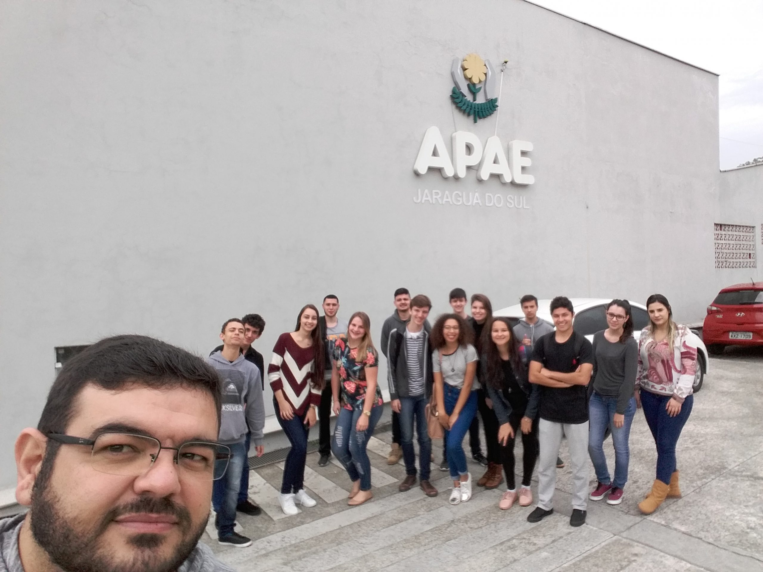 APAE de Jaraguá do Sul recebe visita dos aprendizes do CIEE
