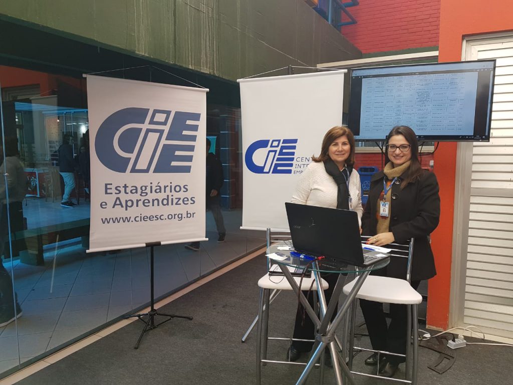 CIEE Florianópolis monta estande na 4ª Feira de Oportunidades da Udesc