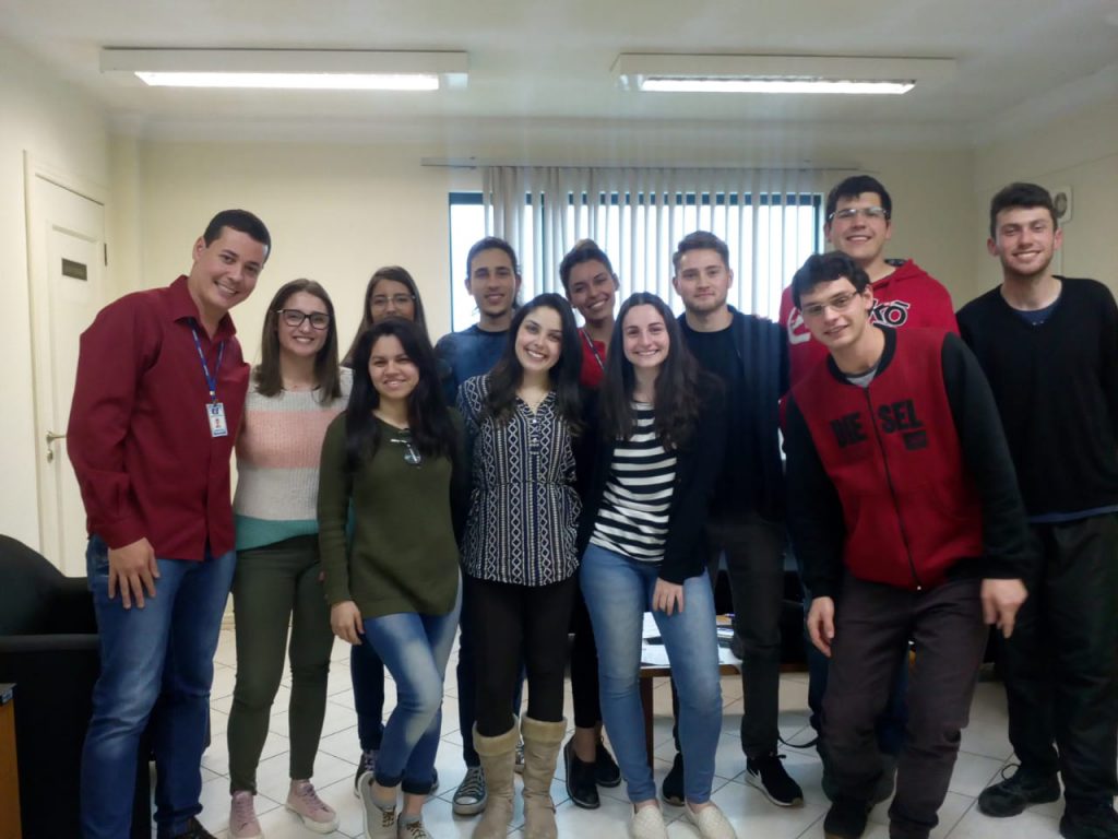Estagiários da Justiça Federal de Lages recebem acompanhamento de estágio