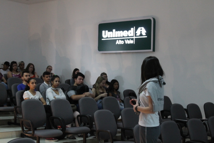 Aprendizes do CIEE Rio do Sul participam de palestra na Unimed