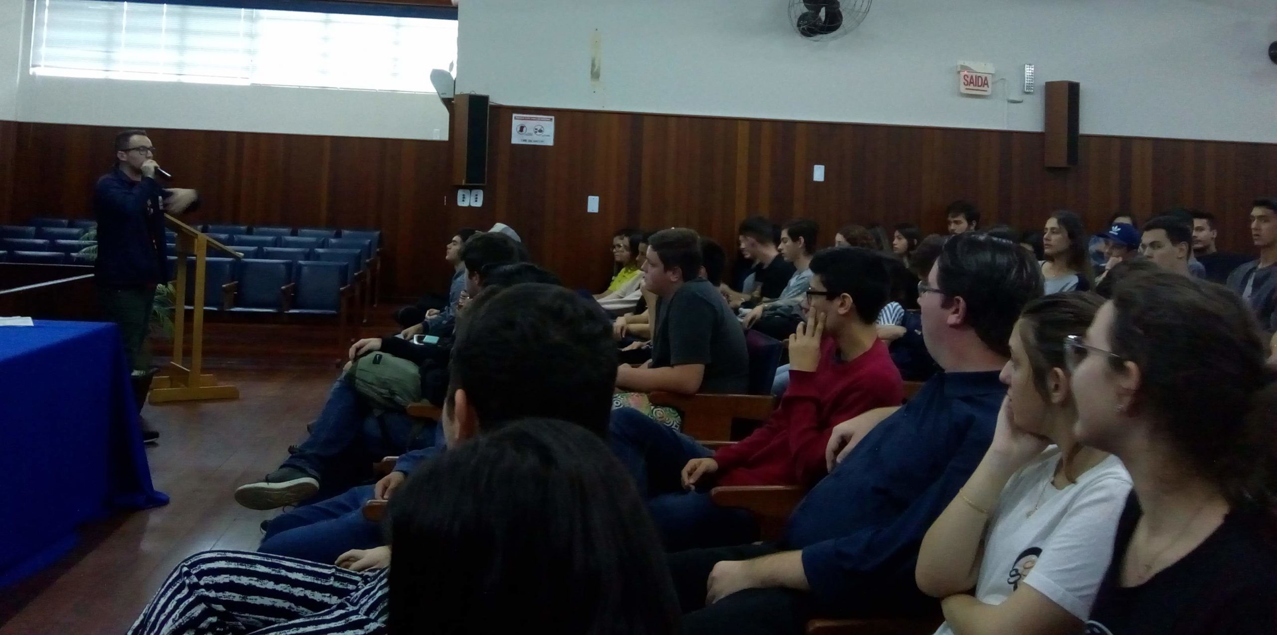 Coordenador do CNA palestra para aprendizes do CIEE Criciúma