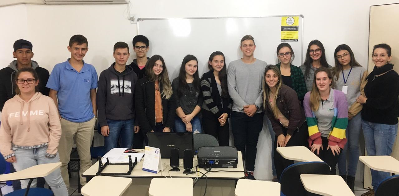 Comunicação: Desafios, Falhas e Facilidades é tema de Encontro Presencial dos aprendizes EAD de Joaçaba