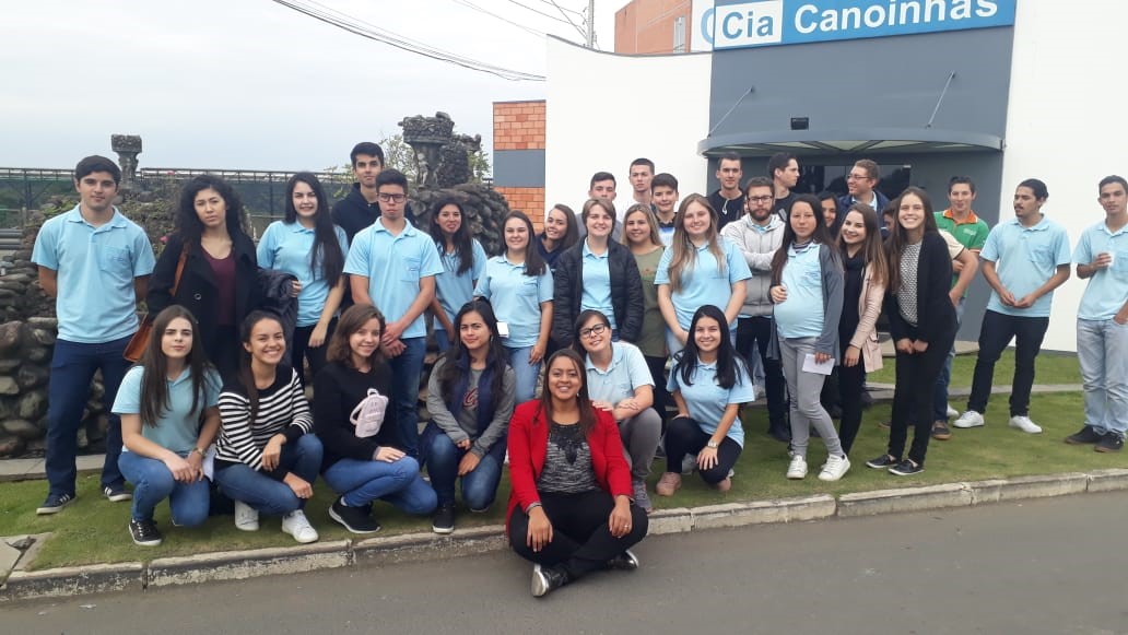 CIEE Canoinhas promove visita técnica a Cia Canoinhas de Papel