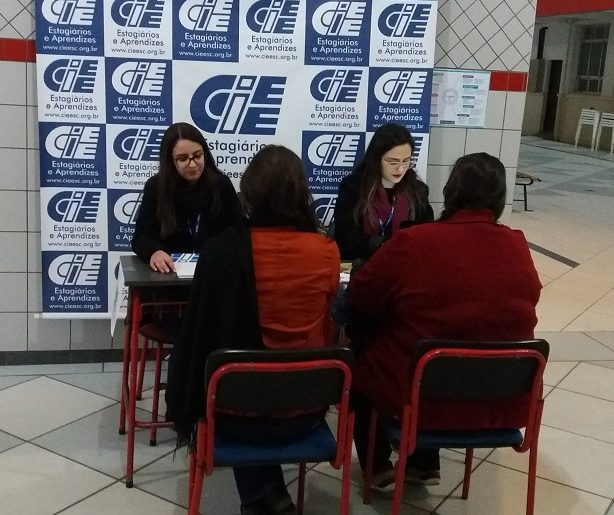 Equipe de Araranguá realiza cadastros de estudantes da Unopar